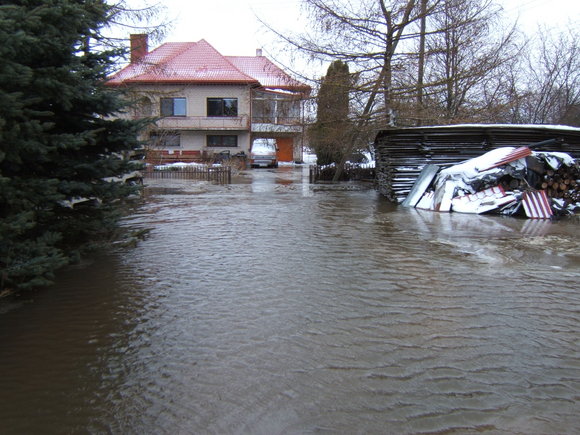 Šį pavasarį vanduo jau sėmė kauniečių kiemus