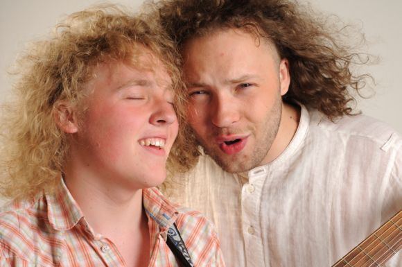 Donatas ir Saulius Petreikiai - broliai, pristatantys naują muzikinį projektą
