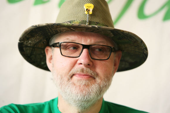 Eriko Ovčarenko/15min.lt nuotr./&bdquo;Akacijų alėjos&ldquo; prodiuseris V.Stakėnas ir pats koncertuoja festivalio žiūrovams