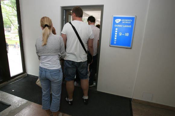„Init“ vartotojams siūlo LNK žiūrėti skaitmeniniu formatu arba nutraukti sutartį. Baudų mokėti nereikės.