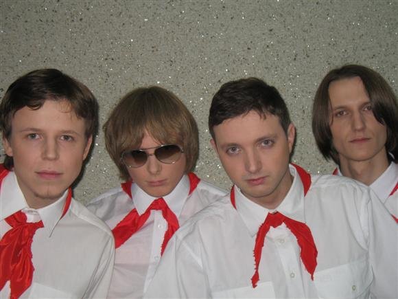 Grupę „Skyders“ sudaro keturi visiškai skirtingi žmonės. Tai, anot muzikantų, yra grupės kūrybiškumo variklis