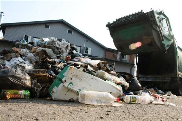 Rytoj miesto politikams savo balsais parėmus „Kauno švaros“ pasiūlymą, šiukšlių išvežimo mokestis būtų skaičiuojamas remiantis buto plotu.
