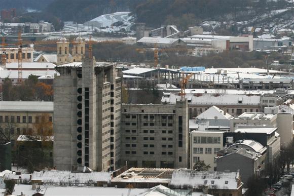 Kauniečius ir miesto svečius šiurpinantis pastatas turi vilčių vėl sulaukti statybininkų. 