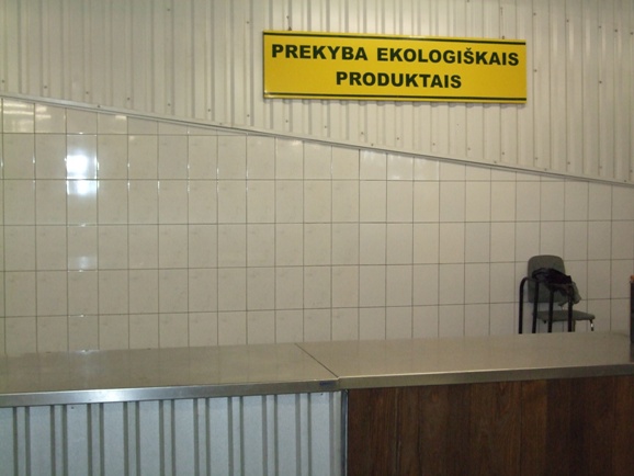 Naujajame turguje jau kuris laikas ekologiškais produktais neprekiaujama. 