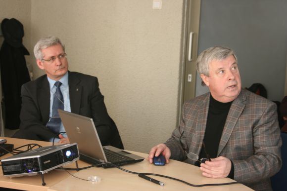 „Sweco Lietuva“ atstovas Aidas Vaišnoras ir KU prof. Vytautas Paulauskas