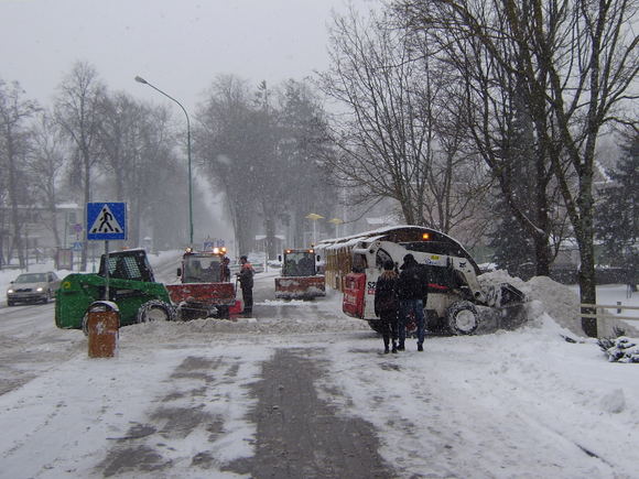Palangoje šiuo metu smarkiai sninga, tačiau žadama, kad svečiai dėl to patogumų nepatirs. 