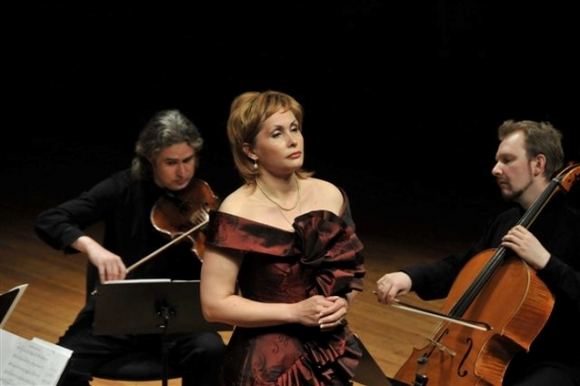 Aistė Širvinskaitė sekmadienį dainuos Klaipėdos muzikinio teatro Kolonų salėje. 