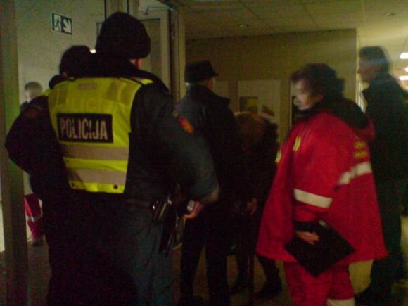 Į savivaldybę atvyko ir policija, ir greitoji. 