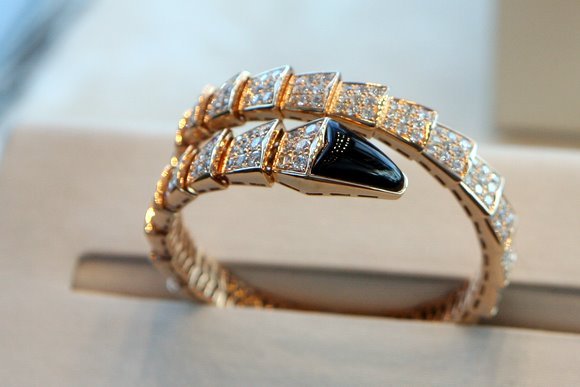BVLGARI aukštosios mados brangenybių kolekcija