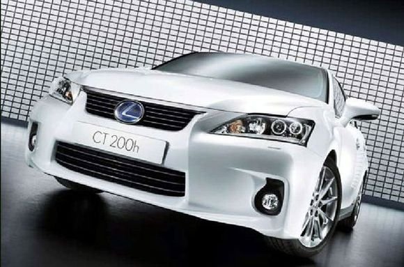 „Lexus CT 200h“
