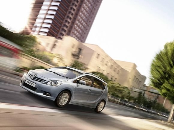 „Toyota Verso“