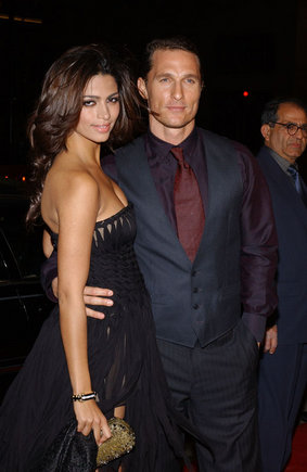 Matthew McConaughey su drauge Camila Alves. Bulls nuotrauka