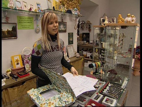 Foto naujienai: Edita Rumšienė rūpinasi po skandalų vis dar neatsigavusiu vyru