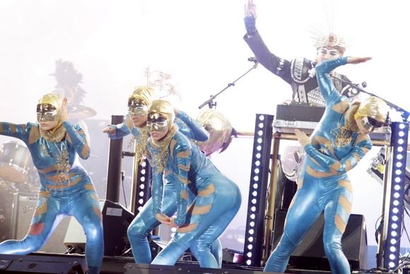 Žymė „Empire Of The Sun“