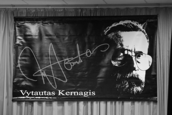 V.Kernagis yra laikomas vienu iš lietuviškos dainuojamosios poezijos pradininkų. 