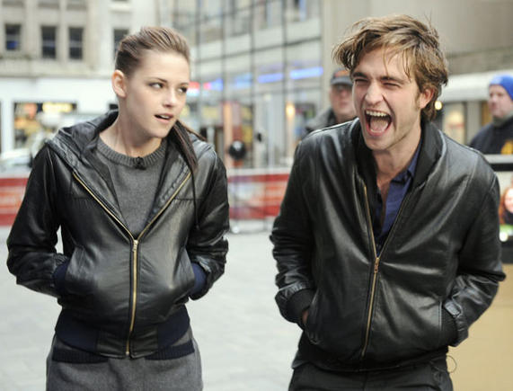 Scanpix nuotr./Žiniasklaida Kristen Stewart nuolat poruoja su Robertu Pattisonu. 