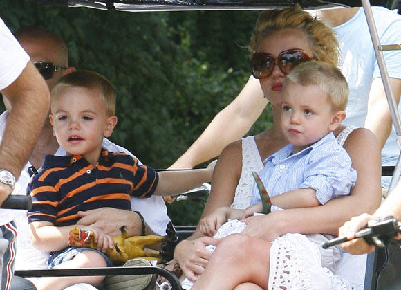 Britney Spears su sūnumis