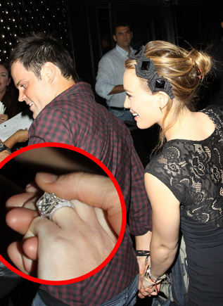 Hilary Duff ir Mike’as Comrie 