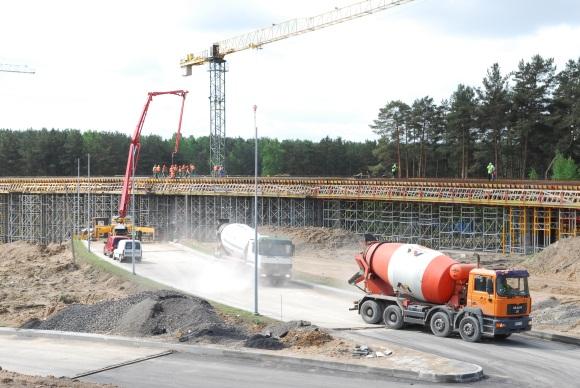 Trijų lygių estakados statybų finansavimas nestringa, kaip tai atsitiko su Lazdynų tilto remontu.