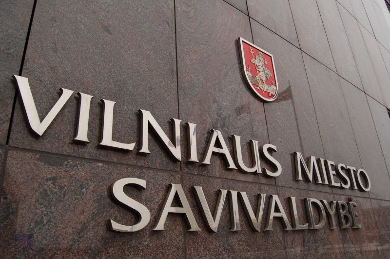 Savivaldybės tarnautojus ir politikus drausmins naujos etikos taisyklės, nors yra abejojančių, ar nenorinčius etiškai elgtis gali sudrausminti koks nors taisyklių elgesys.