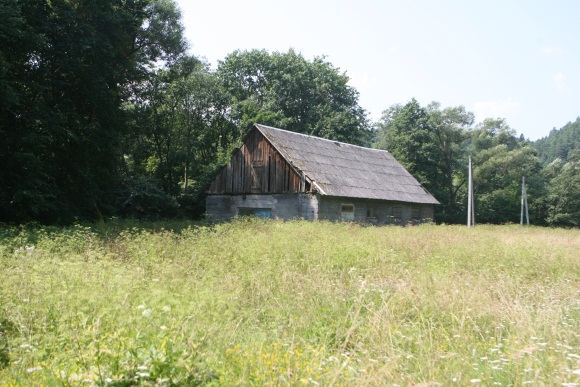 Pastatas ir 20 arų sklypas itin vertingoje vietoje šalia Vilnelės ruošiamas parduoti, nors buvę savininkai šioje vietoje vis dar nėra atgavę 80 hektarų žemės.