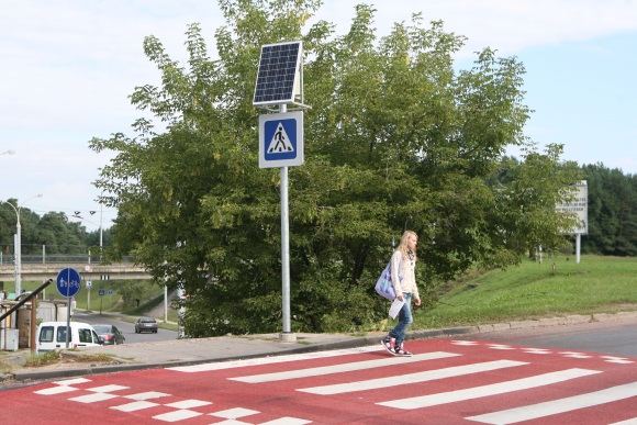 15 pavojingų Vilniaus gatvių ruožų ir pėsčiųjų perėjų paženklintos raudonos spalvos pagrindu.