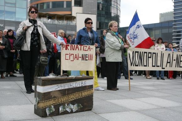 Protesto akcijos – taip pat galimas tramplinas į rinkimus. Savivaldybėje kalbama, kad Kalvarijų turgavietės prekeivius ginantys profsąjungos ir visuomeninio judėjimo „Mūsų reikalas“ atstovai ruošia sau dirvą dalyvauti savivaldos rinkimuose.