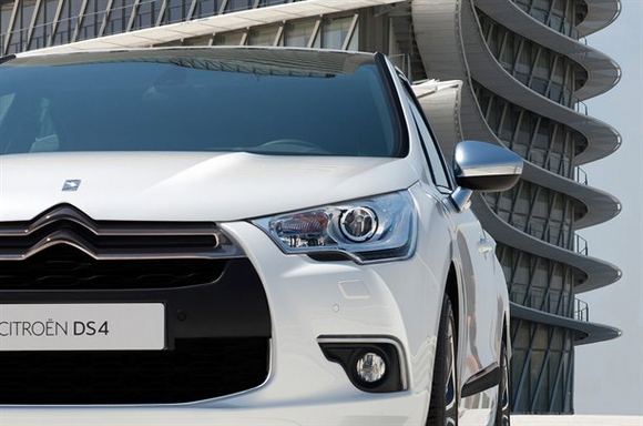 Pirmosios „Citroen DS4“ nuotraukos