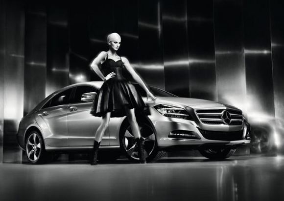 Karolina Kurkova ir „Mercedes-Benz CLS“