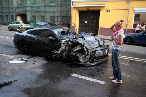 „Nissan GT-R“ avarija Maskvos centre