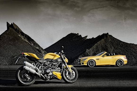 Komanda – „Mercedes-Benz SLK 55 AMG“ ir „Ducati Streetfighter 848“
