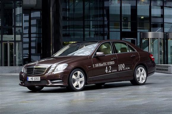 „Mercedes-Benz E300 BlueTEC Hybrid“