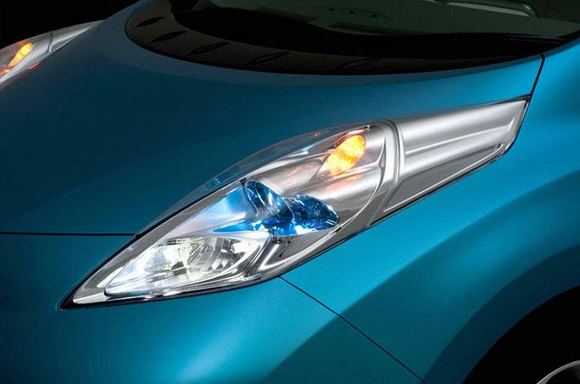 „Nissan Leaf“ LED žibintai
