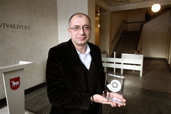 Gintaras Furmanavičius su „Metų vilties“ apdovanojimu