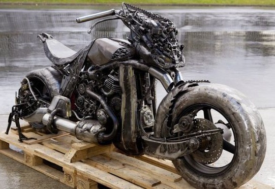 „RoboSteel Superbike“