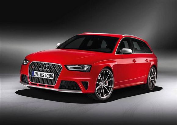 Naujasis 450 AG galios „Audi RS4“ universalas