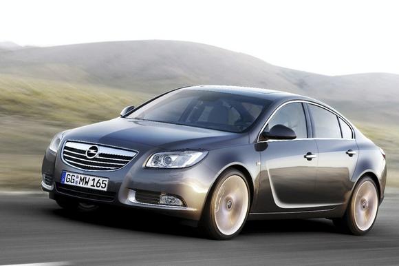 Gamintojo nuotr./„Opel Insignia“ neria į nuožmią konkurenciją
