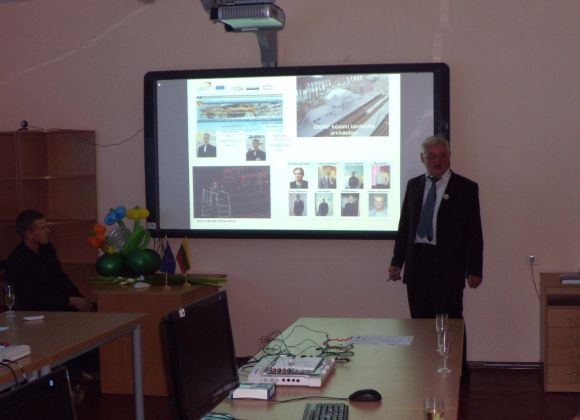 Jūrų technikos fakultetas ne pirmą kartą atveria duris naujoms technologijoms: prieš keletą metų čia įkurta mechatronikos laboratorija. 