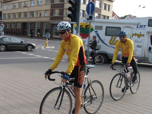 M.Puluikis ir R.Balandis Lietuvą dviračiais apvažiavo per 67 valandas.
