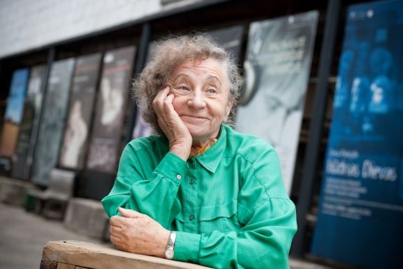 Aktorė R.Varnaitė džiaugiasi, kad spektaklis „Amerika pirtyje“ vis dar patinka žiūrovams – Kauno valstybiniame dramos teatre jis rodomas beveik keturis dešimtmečius.