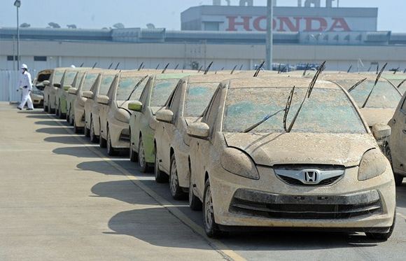 Potvynio sugadinti „Honda“ automobiliai bus sunaikinti