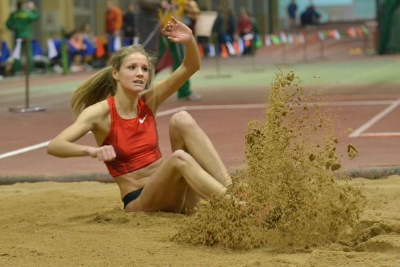 Airinė Palšytė jėgas išbandė trišuolio rungtyje.