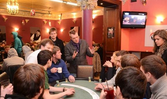 Sportinio pokerio rinktinių mačą laimėjo estai
