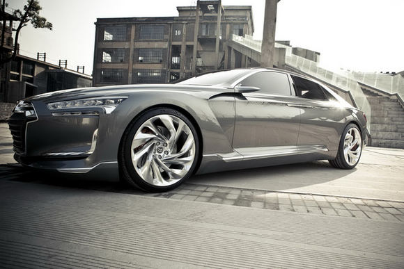 Gamintojo nuotr./„Citroen DS9“ koncepcinis modelis