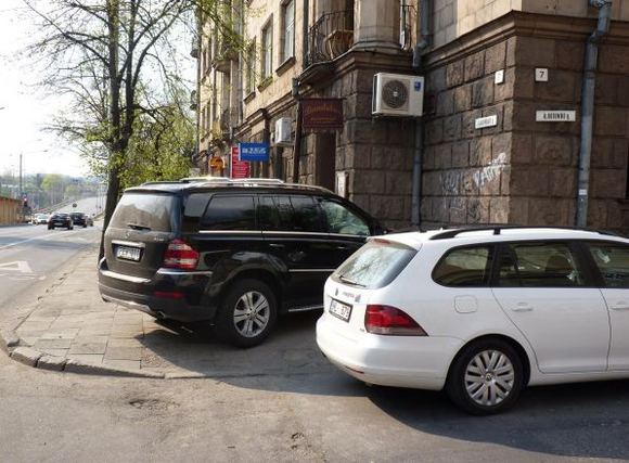 „Mercedes-Benz GL“ Rotundo/Pamėnkalnio g.