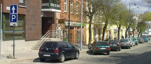 Netvarkingas automobilių stovėjimas
