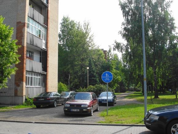 Užstatytas dviračių takelis Rokiškyje