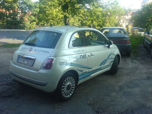„Meganet“ paženklintas „Fiat 500“