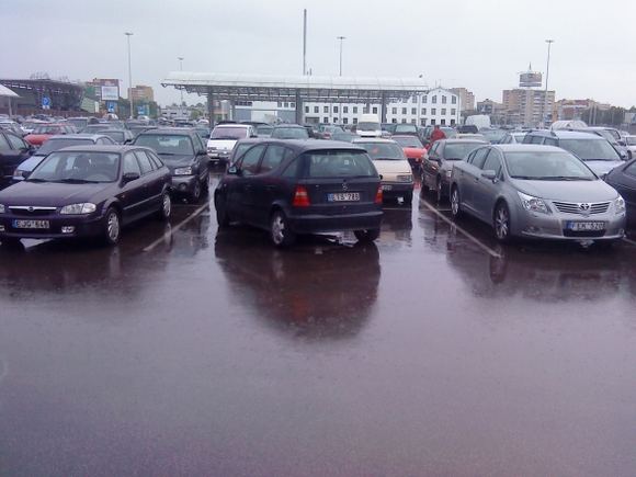 „Mercedes-Benz A“ prekybos centro aikštelėje