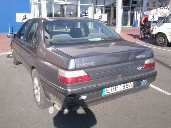 „Neįgalus“ „Peugeot 605“